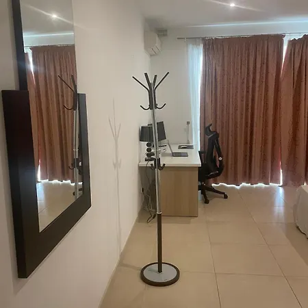 Penthouse With Sea View In Sliema, The * 斯利马